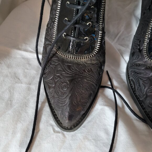 Fluevog Powerhouse Alexandria Lace-Up Boots with a Leather Ruffle Size 9 - Picture 6 of 12